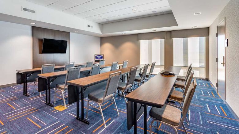 <b>Hampton by Hilton Bedford Meeting</b>. Images powered by <a href="https://iceportal.shijigroup.com/" title="IcePortal" target="_blank">IcePortal</a>.