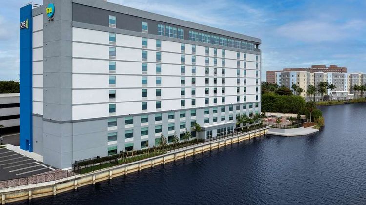 Home2 Stes Miami Airport S Blue Lagoon Exterior