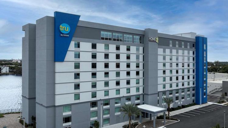 Home2 Stes Miami Airport S Blue Lagoon Exterior