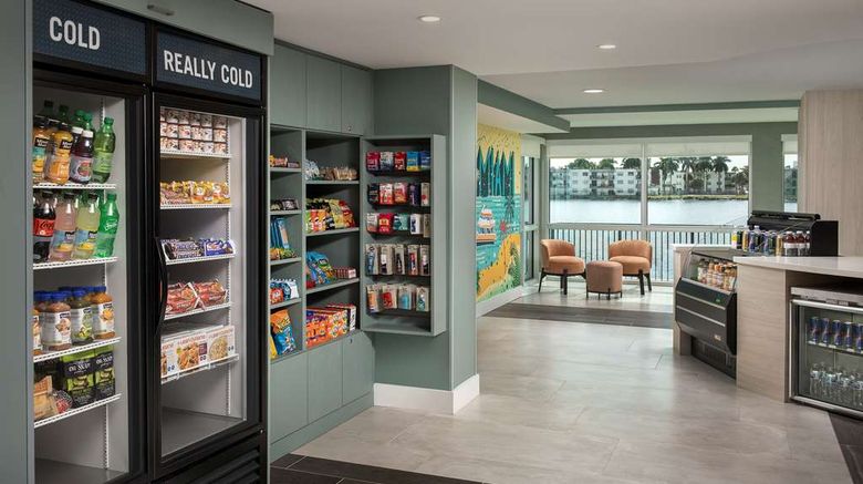 <b>Tru by Hilton Miami Airprt S Blue Lagoon Lobby</b>. Images powered by <a href="https://iceportal.shijigroup.com/" title="IcePortal" target="_blank">IcePortal</a>.