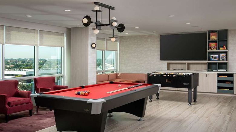<b>Tru by Hilton Miami Airprt S Blue Lagoon Lobby</b>. Images powered by <a href="https://iceportal.shijigroup.com/" title="IcePortal" target="_blank">IcePortal</a>.