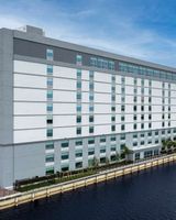 Tru by Hilton Miami Airprt S Blue Lagoon