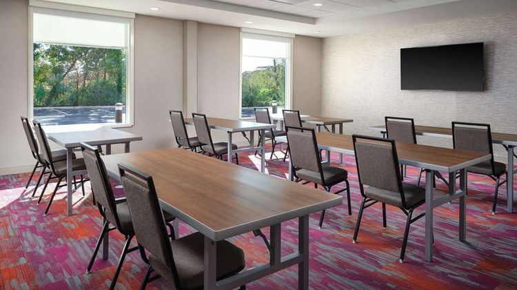 Home2 Suites by Hilton Tupelo Meeting