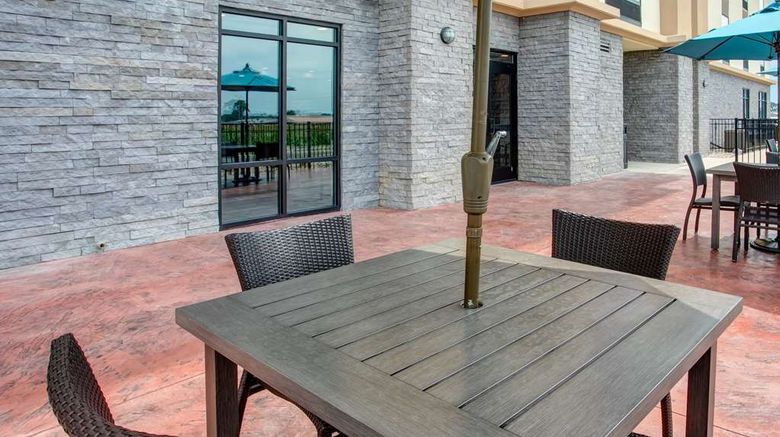 <b>Hampton Inn Union City Exterior</b>. Images powered by <a href="https://iceportal.shijigroup.com/" title="IcePortal" target="_blank">IcePortal</a>.