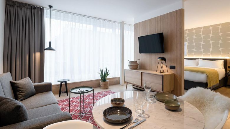 <b>Premier Suites Plus Antwerp Suite</b>. Images powered by <a href="https://iceportal.shijigroup.com/" title="IcePortal" target="_blank">IcePortal</a>.