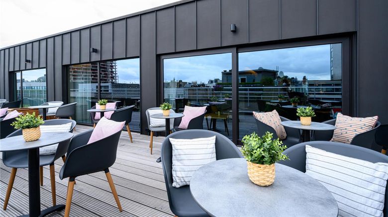 <b>Premier Suites Plus Antwerp Restaurant</b>. Images powered by <a href="https://iceportal.shijigroup.com/" title="IcePortal" target="_blank">IcePortal</a>.