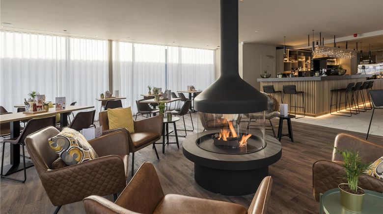 <b>Premier Suites Plus Antwerp Restaurant</b>. Images powered by <a href="https://iceportal.shijigroup.com/" title="IcePortal" target="_blank">IcePortal</a>.