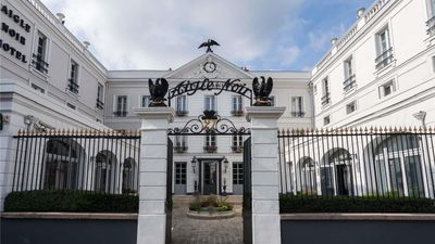 Aigle Noir Fontainebleau MGallery