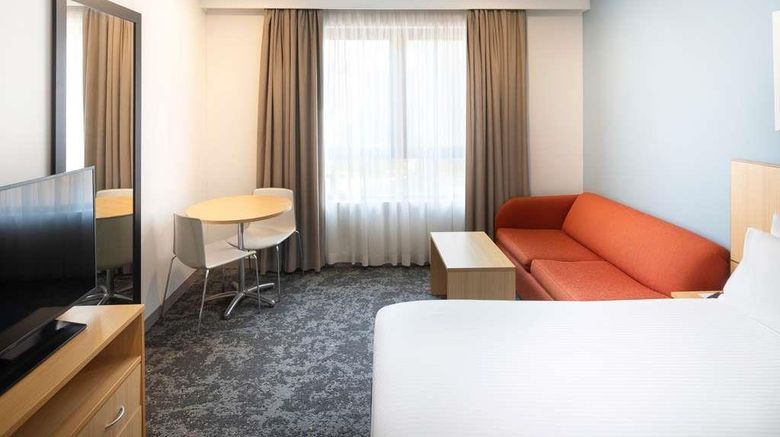 <b>Mercure Brisbane Garden City Room</b>. Images powered by <a href="https://iceportal.shijigroup.com/" title="IcePortal" target="_blank">IcePortal</a>.