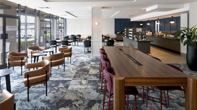 Mercure Brisbane Garden City Exterior