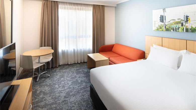 <b>Mercure Brisbane Garden City Room</b>. Images powered by <a href="https://iceportal.shijigroup.com/" title="IcePortal" target="_blank">IcePortal</a>.