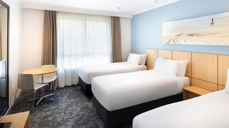 Mercure Brisbane Garden City Room