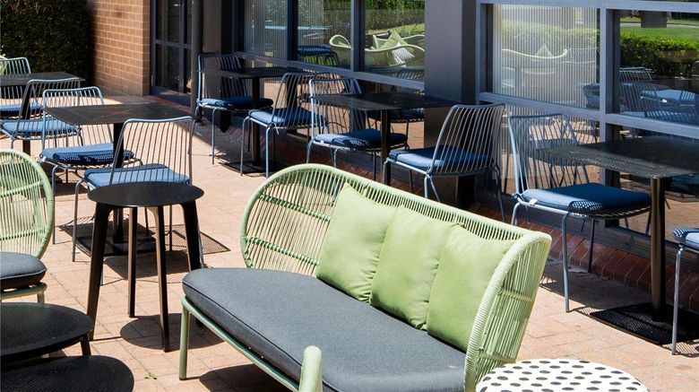 <b>Mercure Sydney Macquarie Park Restaurant</b>. Images powered by <a href="https://iceportal.shijigroup.com/" title="IcePortal" target="_blank">IcePortal</a>.