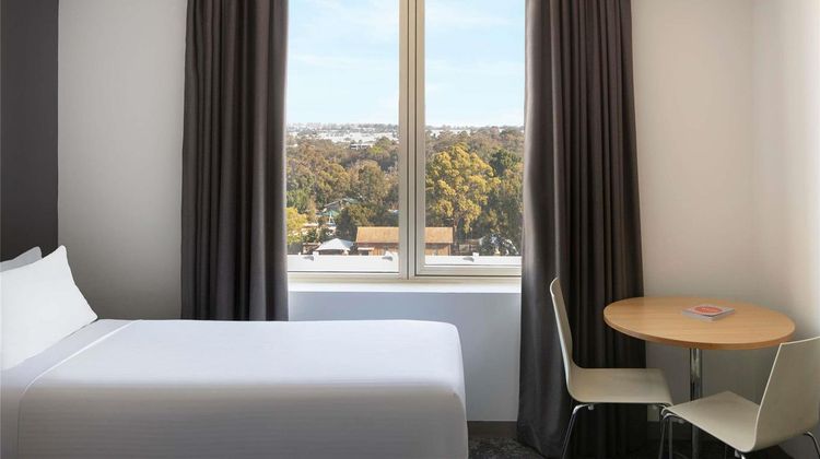 Mercure Sydney Bankstown Room