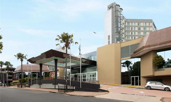 Mercure Sydney Bankstown Exterior