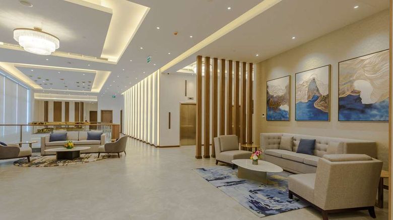 <b>Clarion Hotel Jeddah Airport Lobby</b>. Images powered by <a href="https://iceportal.shijigroup.com/" title="IcePortal" target="_blank">IcePortal</a>.