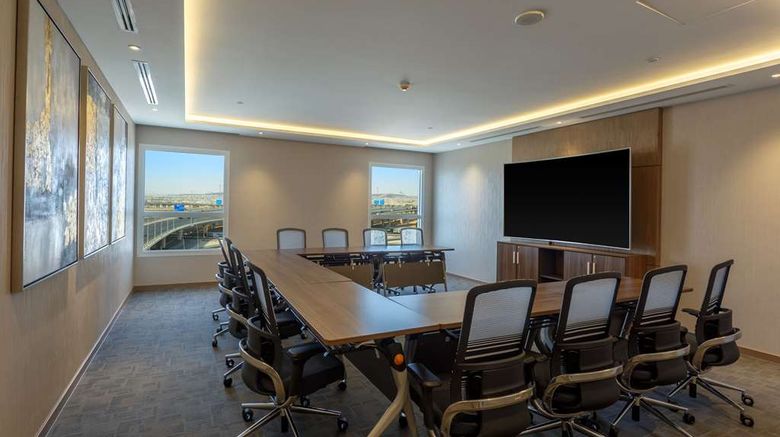 <b>Clarion Hotel Jeddah Airport Meeting</b>. Images powered by <a href="https://iceportal.shijigroup.com/" title="IcePortal" target="_blank">IcePortal</a>.