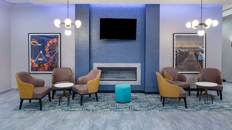<b>La Quinta Inn & Stes Galveston Island N Lobby</b>. Images powered by <a href="https://iceportal.shijigroup.com/" title="IcePortal" target="_blank">IcePortal</a>.