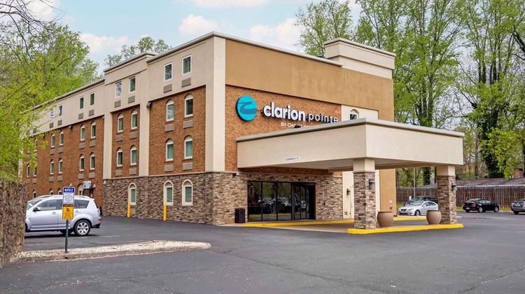 Clarion Pointe Exterior