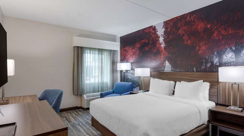 <b>Clarion Pointe Room</b>. Images powered by <a href="https://iceportal.shijigroup.com/" title="IcePortal" target="_blank">IcePortal</a>.
