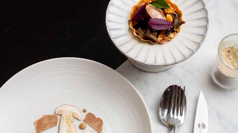 <b>Chez Origines Restaurant</b>. Images powered by <a href="https://iceportal.shijigroup.com/" title="IcePortal" target="_blank">IcePortal</a>.