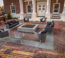 Hampton Inn and Suites Huntington Exterior