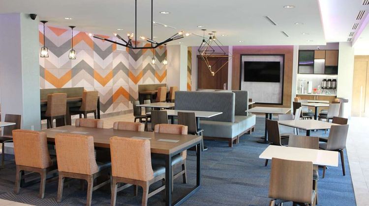 La Quinta Inn & Sts by Wyndham Bardstown Lobby