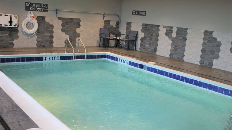 <b>La Quinta Inn & Sts by Wyndham Bardstown Pool</b>. Images powered by <a href="https://iceportal.shijigroup.com/" title="IcePortal" target="_blank">IcePortal</a>.