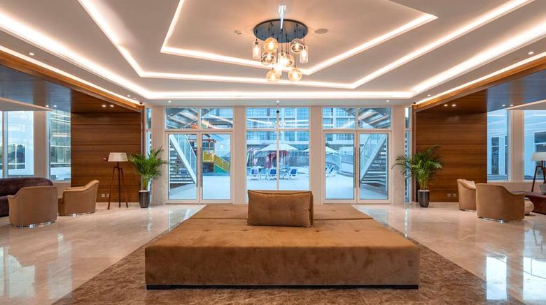 <b>Radisson Resort Ras Al Khaimah Marjan Lobby</b>. Images powered by <a href="https://iceportal.shijigroup.com/" title="IcePortal" target="_blank">IcePortal</a>.