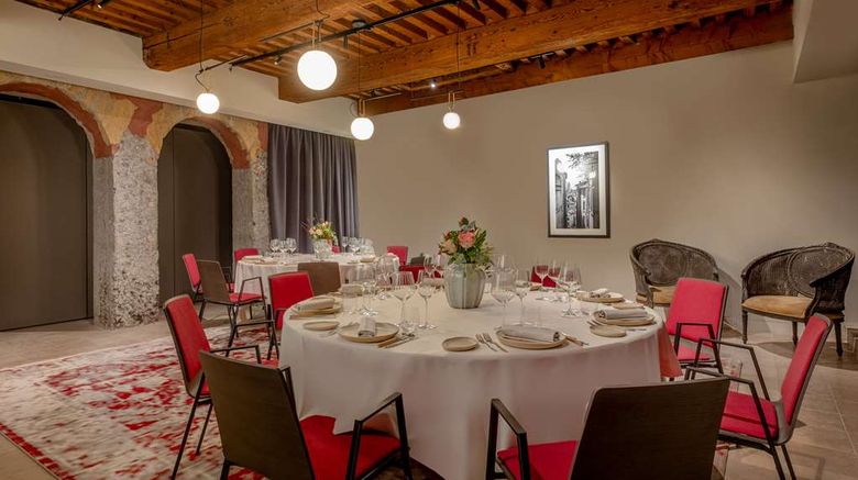 <b>Cour des Loges Lyon, Radisson Coll Hotel Meeting</b>. Images powered by <a href="https://iceportal.shijigroup.com/" title="IcePortal" target="_blank">IcePortal</a>.