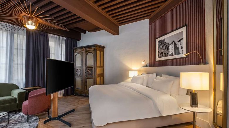 <b>Cour des Loges Lyon, Radisson Coll Hotel Suite</b>. Images powered by <a href="https://iceportal.shijigroup.com/" title="IcePortal" target="_blank">IcePortal</a>.