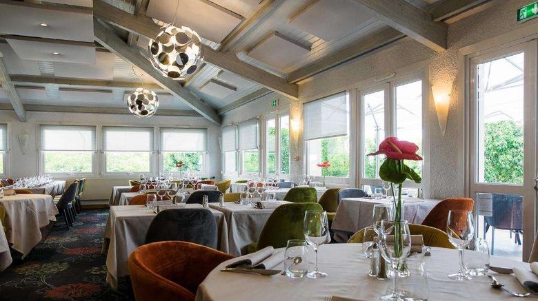 <b>Le Rabelais Hotel Restaurant</b>. Images powered by <a href="https://iceportal.shijigroup.com/" title="IcePortal" target="_blank">IcePortal</a>.