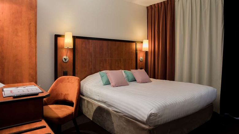 <b>Le Rabelais Hotel Room</b>. Images powered by <a href="https://iceportal.shijigroup.com/" title="IcePortal" target="_blank">IcePortal</a>.