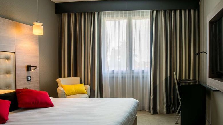 <b>Le Rabelais Hotel Room</b>. Images powered by <a href="https://iceportal.shijigroup.com/" title="IcePortal" target="_blank">IcePortal</a>.