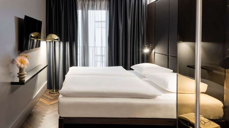 Hotel ROMY by AMANO Room