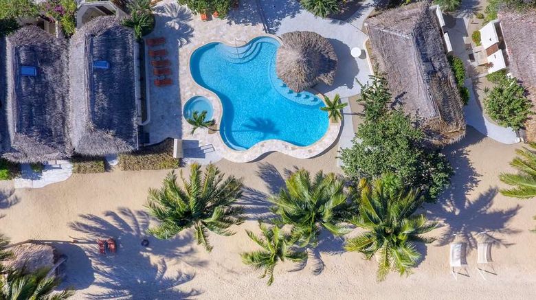 <b>The Resort at Almond Beach Pool</b>. Images powered by <a href="https://iceportal.shijigroup.com/" title="IcePortal" target="_blank">IcePortal</a>.