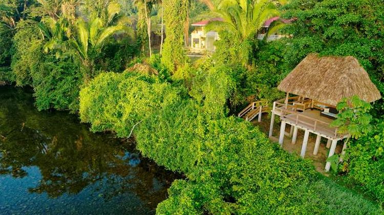 Sleeping Giant Rainforest Lodge Exterior