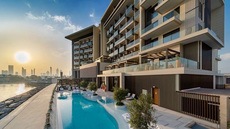 <b>Hyatt Centric Jumeirah Dubai Pool</b>. Images powered by <a href="https://iceportal.shijigroup.com/" title="IcePortal" target="_blank">IcePortal</a>.