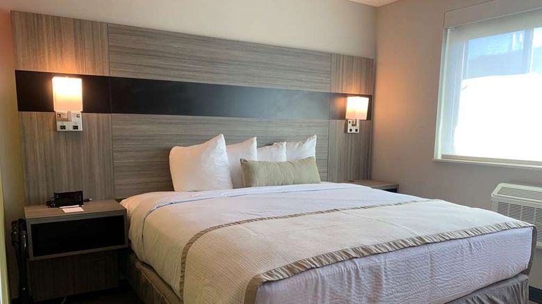<b>Best Western Plus Brooklyn-Prospect Park Room</b>. Images powered by <a href="https://iceportal.shijigroup.com/" title="IcePortal" target="_blank">IcePortal</a>.