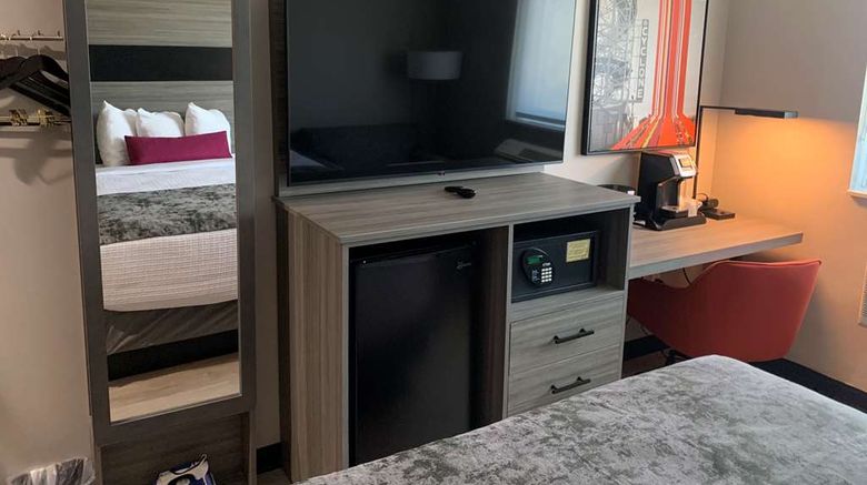 <b>Best Western Plus Brooklyn-Prospect Park Room</b>. Images powered by <a href="https://iceportal.shijigroup.com/" title="IcePortal" target="_blank">IcePortal</a>.