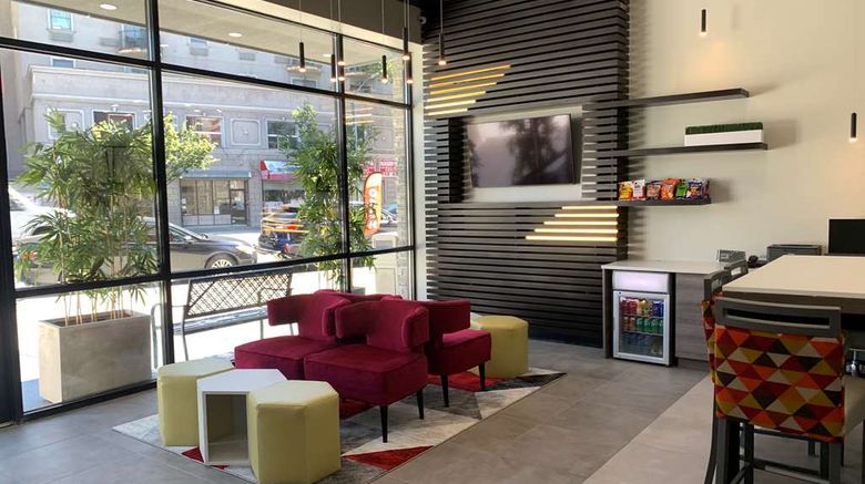 <b>Best Western Plus Brooklyn-Prospect Park Lobby</b>. Images powered by <a href="https://iceportal.shijigroup.com/" title="IcePortal" target="_blank">IcePortal</a>.