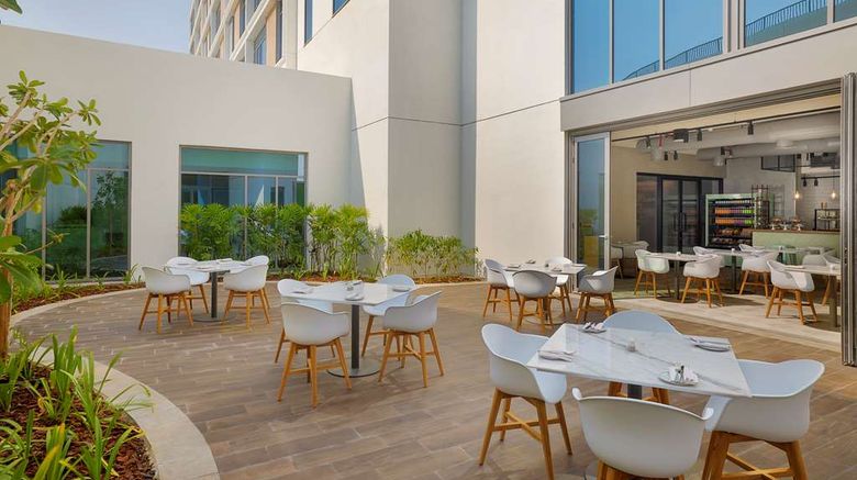 <b>DoubleTree by Hilton Yas Isl Residences Restaurant</b>. Images powered by <a href="https://iceportal.shijigroup.com/" title="IcePortal" target="_blank">IcePortal</a>.