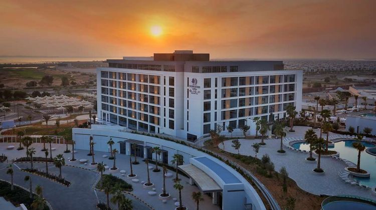 DoubleTree by Hilton Yas Isl Residences Exterior