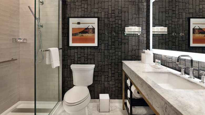 <b>The Slate Denver, Tapestry Collection Room</b>. Images powered by <a href="https://iceportal.shijigroup.com/" title="IcePortal" target="_blank">IcePortal</a>.