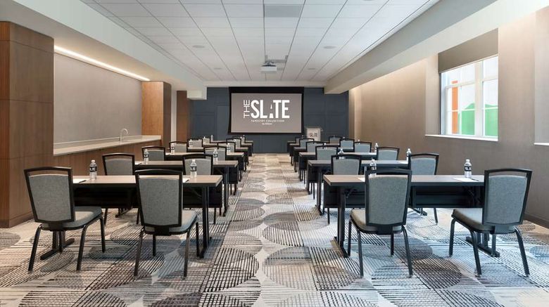 <b>The Slate Denver, Tapestry Collection Meeting</b>. Images powered by <a href="https://iceportal.shijigroup.com/" title="IcePortal" target="_blank">IcePortal</a>.