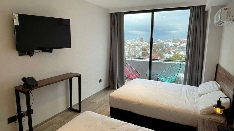 <b>Days Inn by Wyndham Devoto Room</b>. Images powered by <a href="https://iceportal.shijigroup.com/" title="IcePortal" target="_blank">IcePortal</a>.