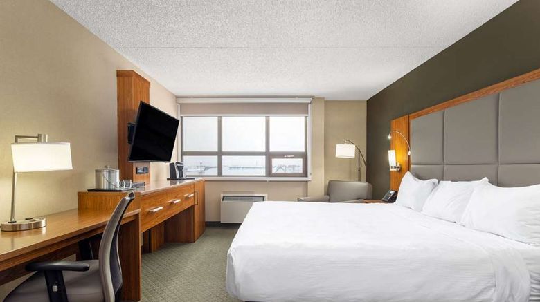 <b>Ramada by Wyndham Northern Grand Hotel Room</b>. Images powered by <a href="https://iceportal.shijigroup.com/" title="IcePortal" target="_blank">IcePortal</a>.