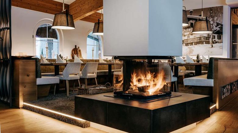 <b>Grand Tirolia Hotel Kitzbuhel Restaurant</b>. Images powered by <a href="https://iceportal.shijigroup.com/" title="IcePortal" target="_blank">IcePortal</a>.