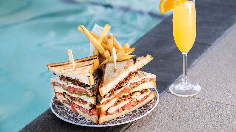 <b>YotelPad Miami Restaurant</b>. Images powered by <a href="https://iceportal.shijigroup.com/" title="IcePortal" target="_blank">IcePortal</a>.