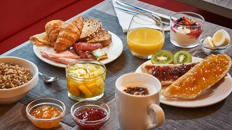 <b>Kyriad Hotel Lille-Mons en Baroeul Restaurant</b>. Images powered by <a href="https://iceportal.shijigroup.com/" title="IcePortal" target="_blank">IcePortal</a>.